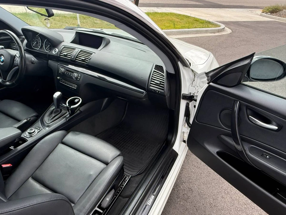 2009 BMW E81/E82/E88 1 Series - Image 15 of 17