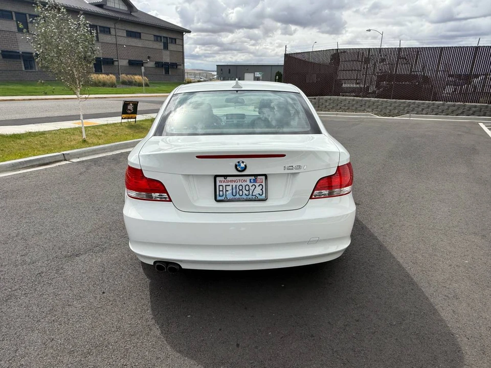 2009 BMW E81/E82/E88 1 Series - Image 4 of 17