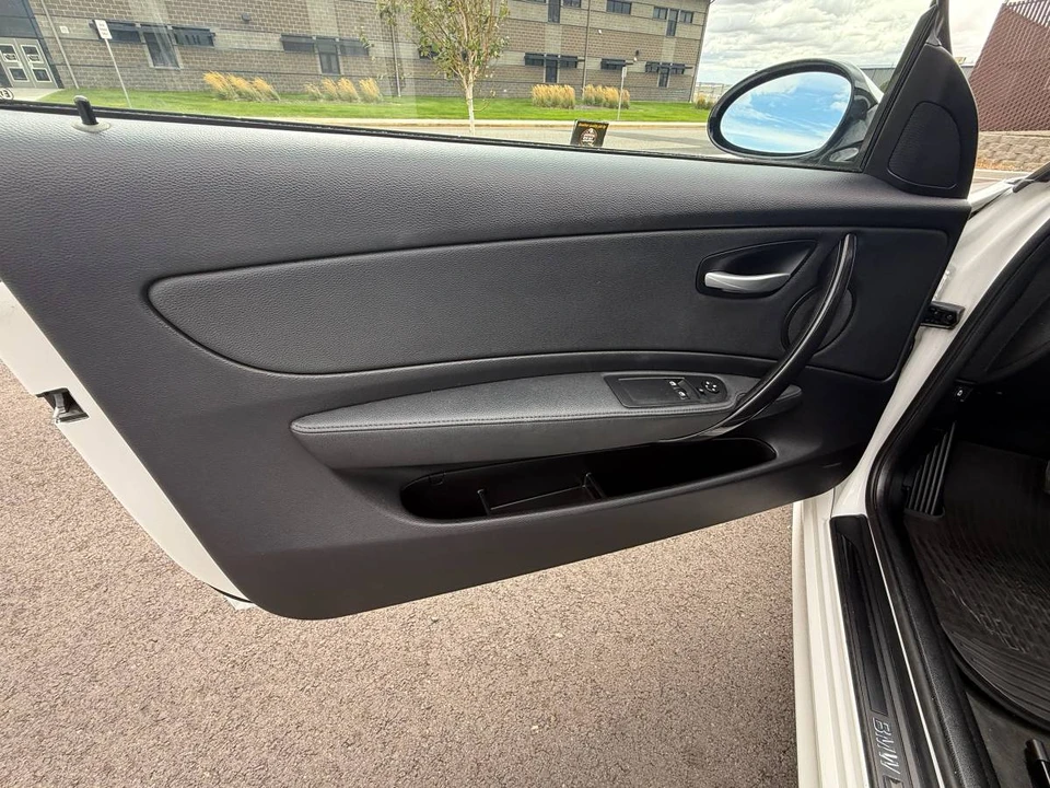 2009 BMW E81/E82/E88 1 Series - Image 11 of 17