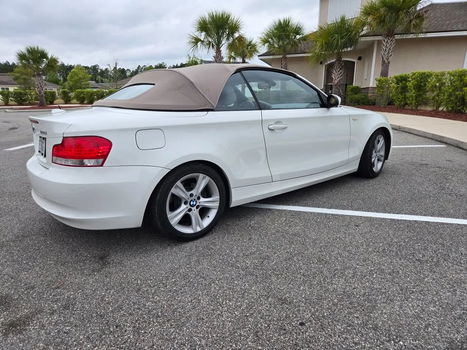 2009 BMW E81/E82/E88 1 Series - Image 2 of 12