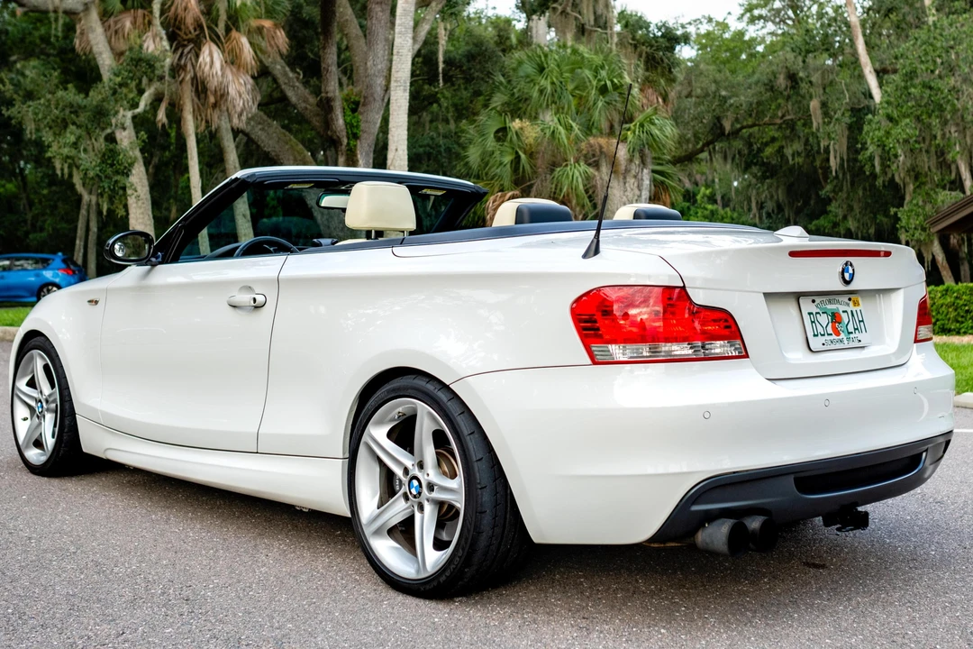 2009 BMW E82 135i & 135is - Image 4 of 31