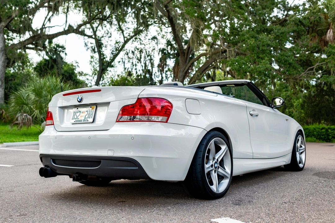 2009 BMW E82 135i & 135is - Image 9 of 31