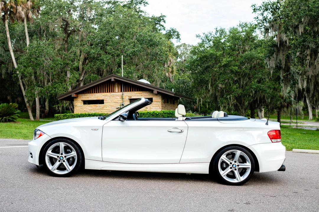 2009 BMW E82 135i & 135is - Image 8 of 31