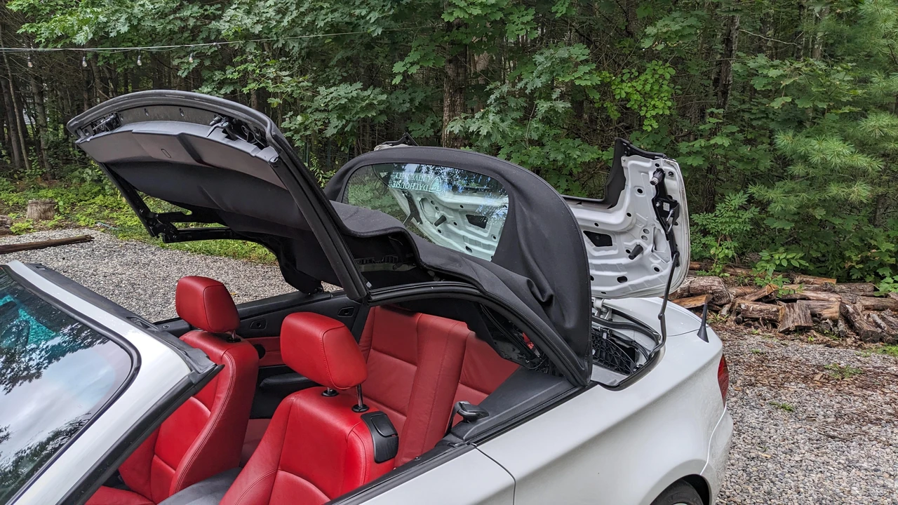 2009 BMW E82 135i & 135is - Image 23 of 31