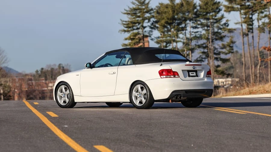 2009 BMW E82 135i & 135is - Image 2 of 31