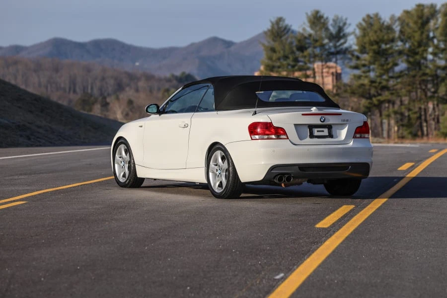 2009 BMW E82 135i & 135is - Image 6 of 31