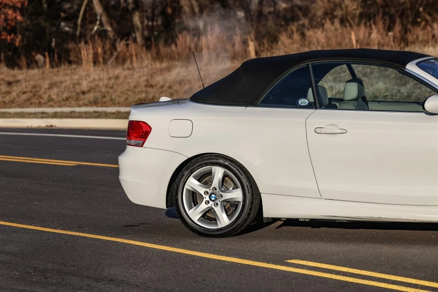2009 BMW E82 135i & 135is - Image 14 of 31