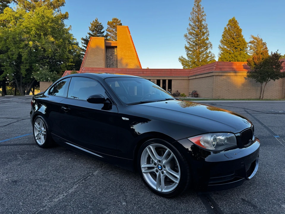 2009 BMW E82 135i & 135is - Image 9 of 31