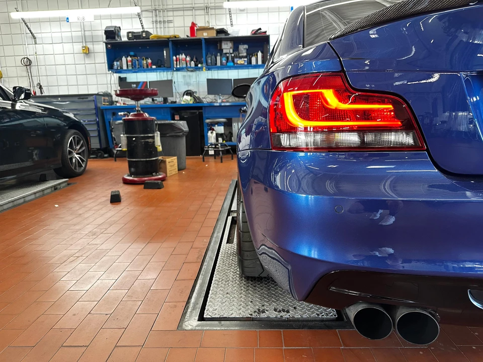2009 BMW E82 135i & 135is - Image 18 of 31