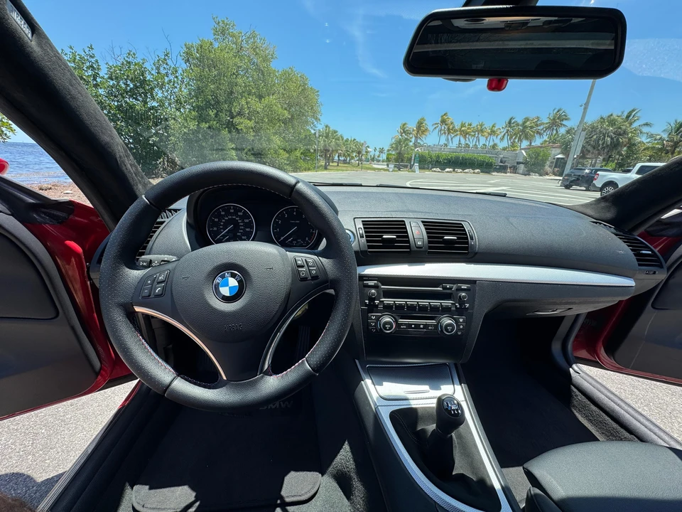 2009 BMW E82 135i & 135is - Image 29 of 31