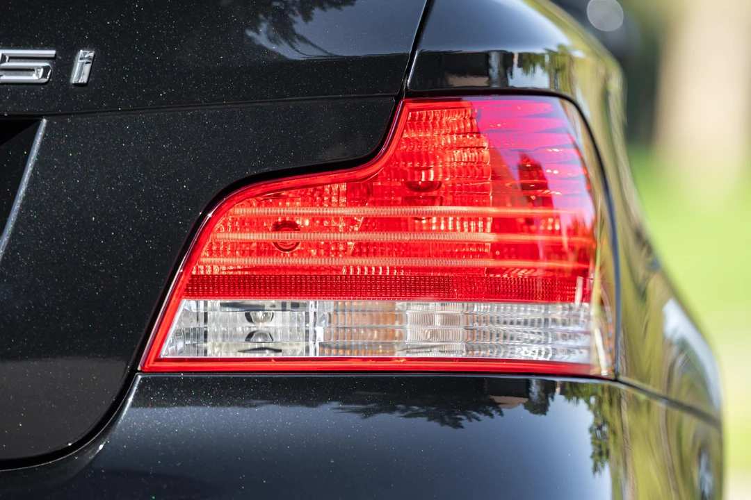 2009 BMW E82 135i & 135is - Image 27 of 31