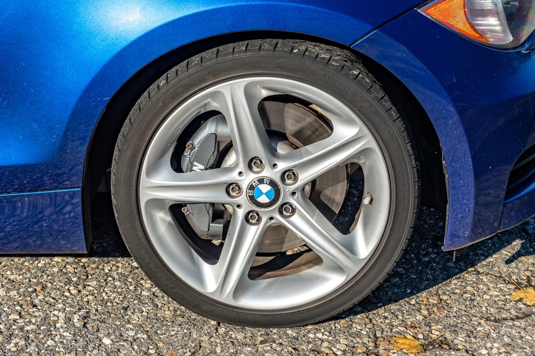 2009 BMW E82 135i & 135is - Image 24 of 31