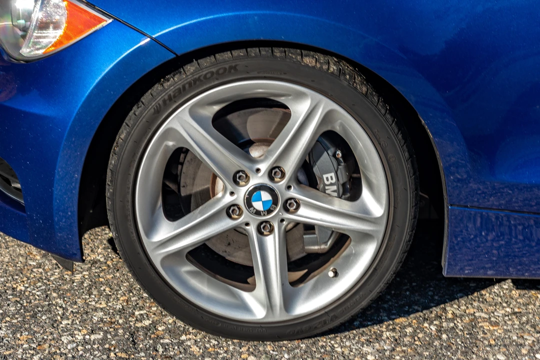 2009 BMW E82 135i & 135is - Image 21 of 31
