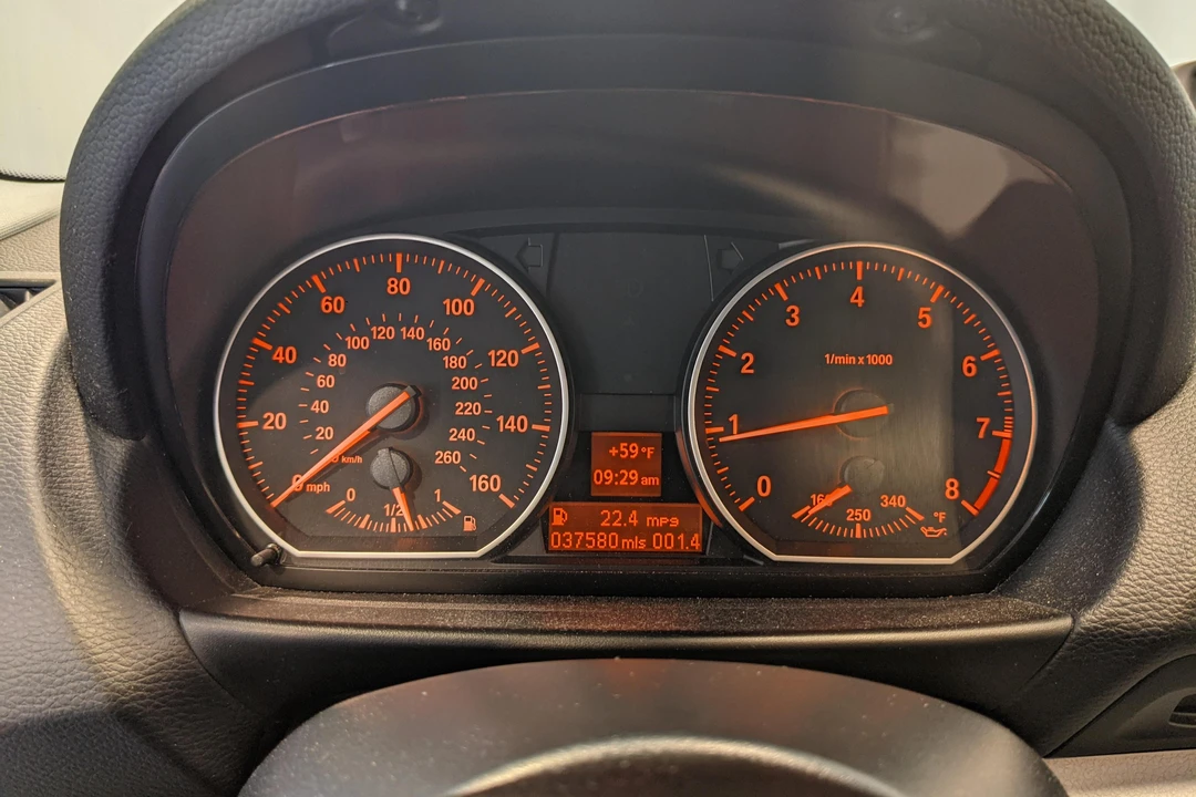 2009 BMW E82 135i & 135is - Image 28 of 31