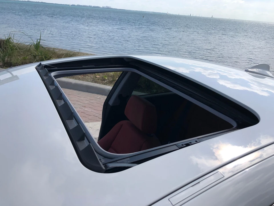 2009 BMW E82 135i & 135is - Image 30 of 31