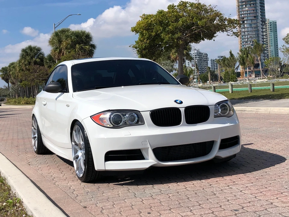 2009 BMW E82 135i & 135is - Image 16 of 31