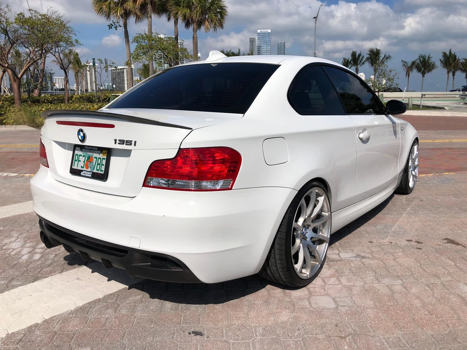 2009 BMW E82 135i & 135is - Image 13 of 31