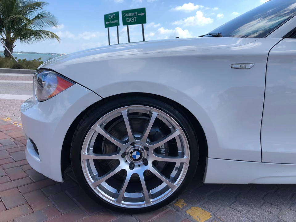 2009 BMW E82 135i & 135is - Image 21 of 31