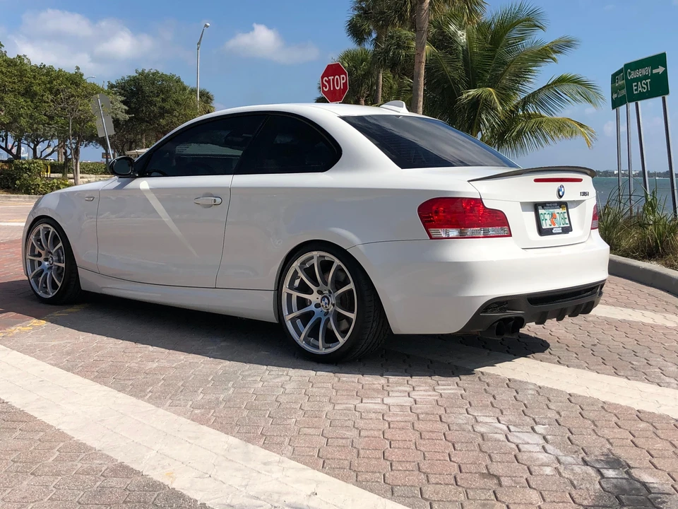 2009 BMW E82 135i & 135is - Image 10 of 31