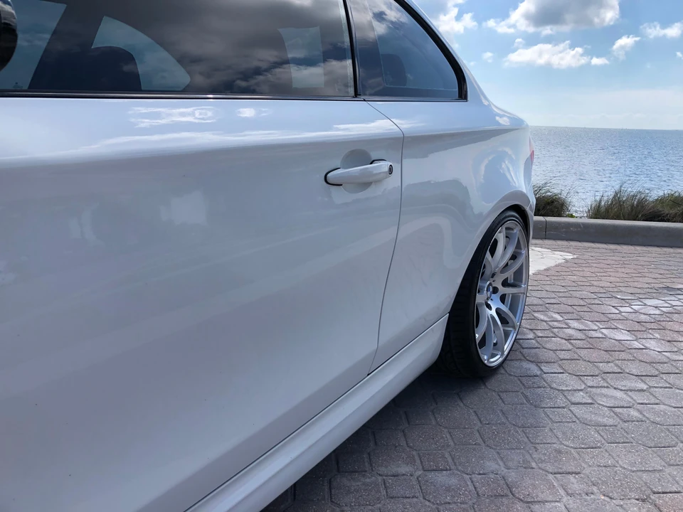2009 BMW E82 135i & 135is - Image 27 of 31