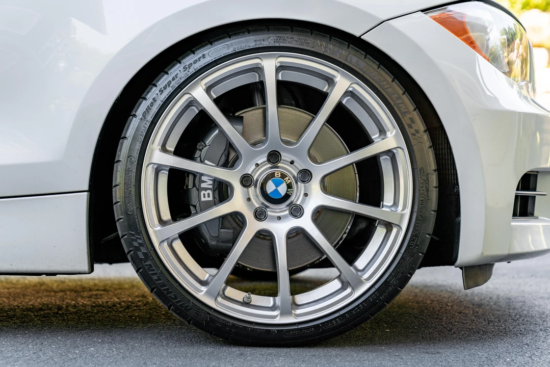 2009 BMW E82 135i & 135is - Image 22 of 31