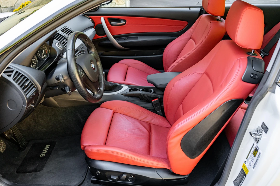 2009 BMW E82 135i & 135is - Image 29 of 31