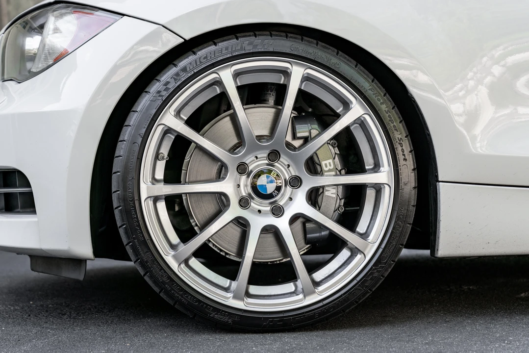 2009 BMW E82 135i & 135is - Image 20 of 31