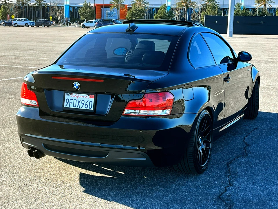 2009 BMW E82 135i & 135is - Image 19 of 31