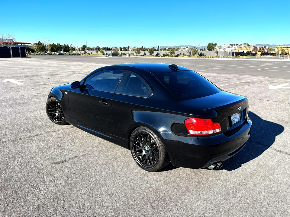 2009 BMW E82 135i & 135is - Image 14 of 31