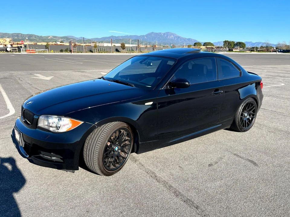 2009 BMW E82 135i & 135is - Image 13 of 31