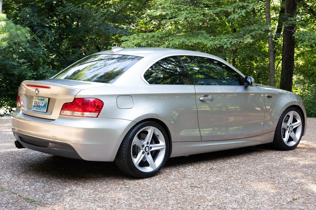 2009 BMW E82 135i & 135is - Image 4 of 31