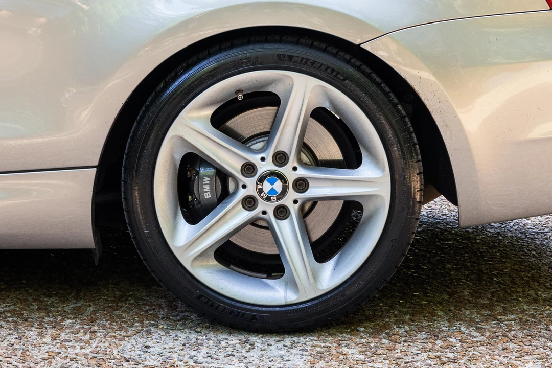 2009 BMW E82 135i & 135is - Image 12 of 31