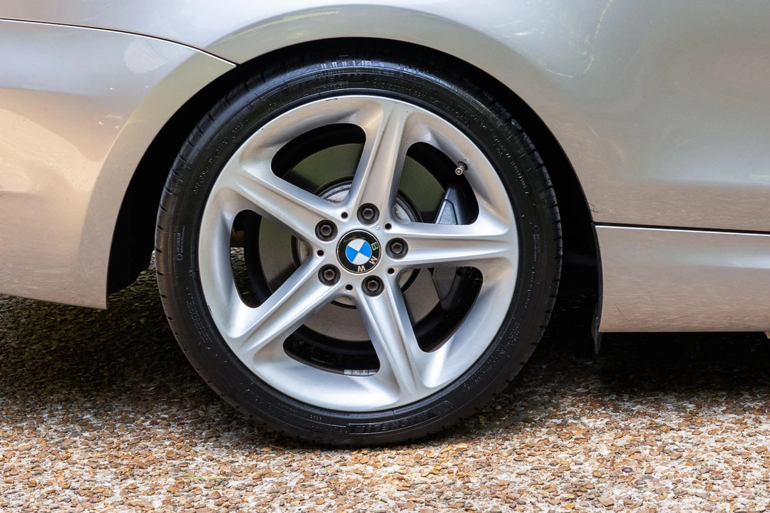 2009 BMW E82 135i & 135is - Image 13 of 31
