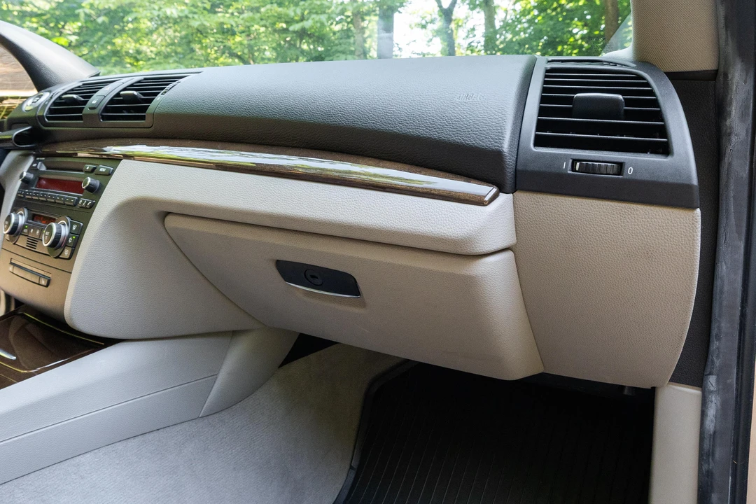 2009 BMW E82 135i & 135is - Image 28 of 31