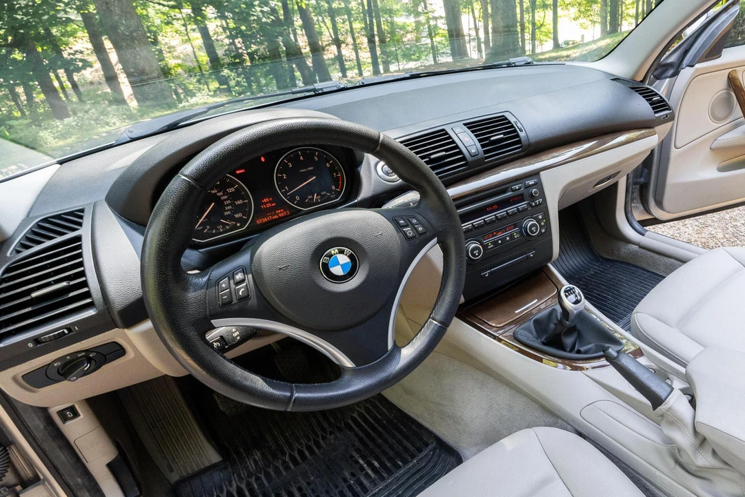2009 BMW E82 135i & 135is - Image 15 of 31