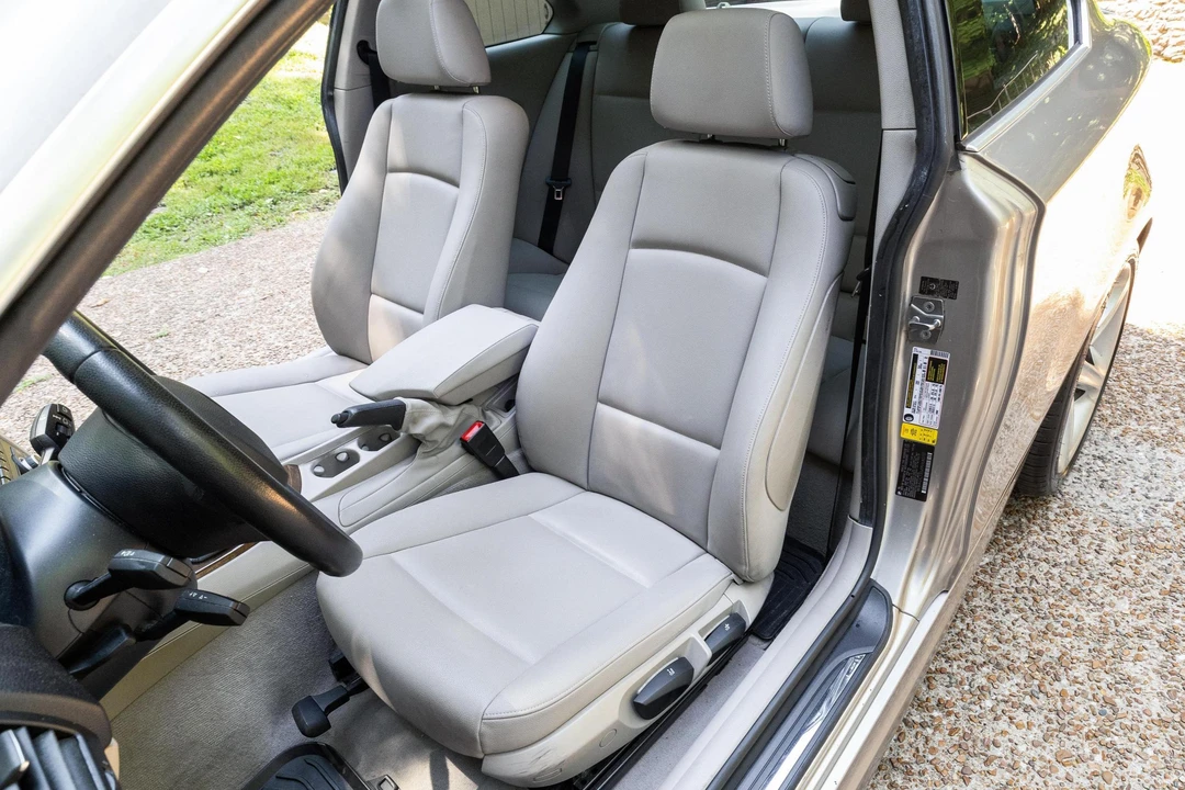 2009 BMW E82 135i & 135is - Image 16 of 31