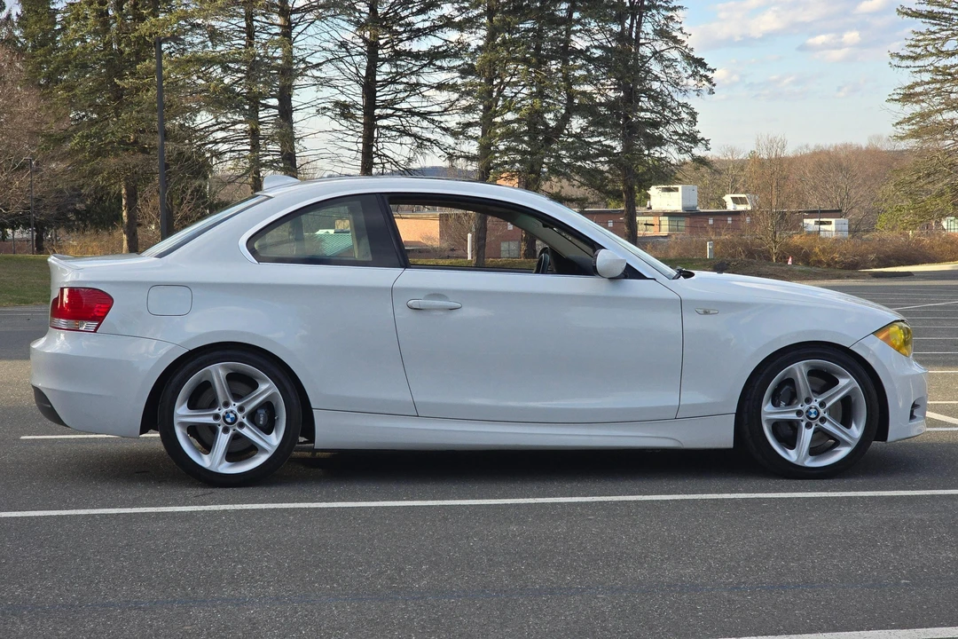 2009 BMW E82 135i & 135is - Image 3 of 31