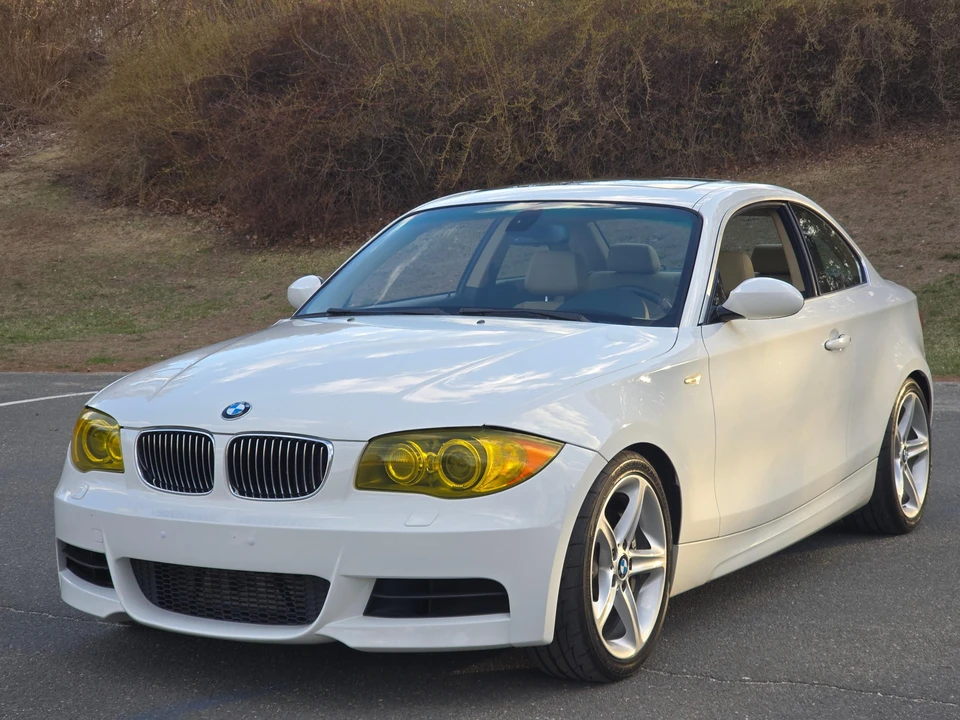 2009 BMW E82 135i & 135is - Image 10 of 31