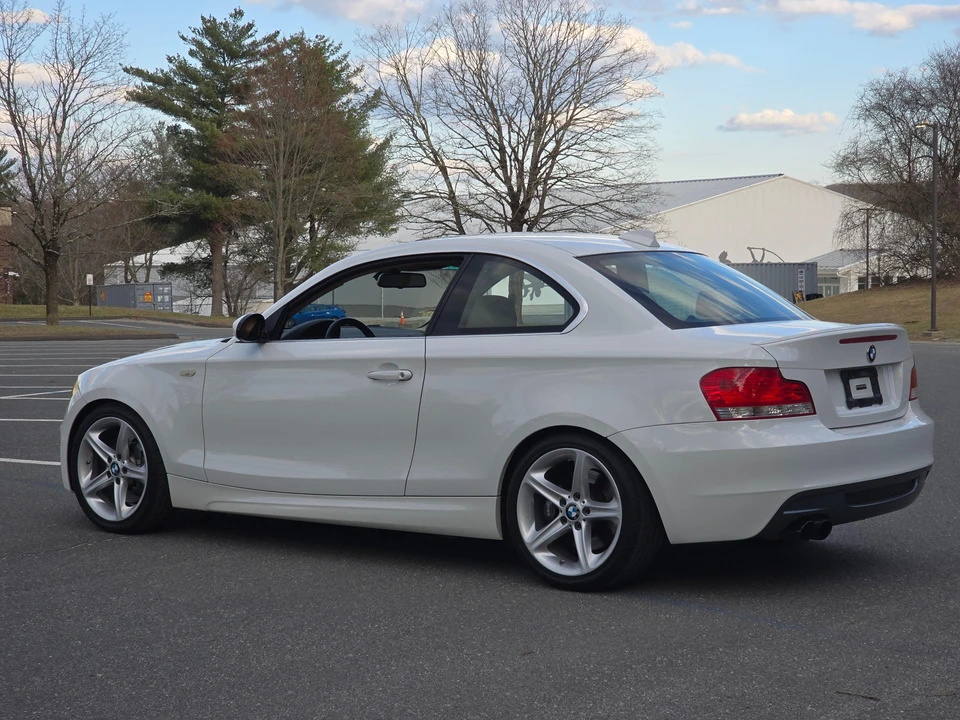 2009 BMW E82 135i & 135is - Image 19 of 31