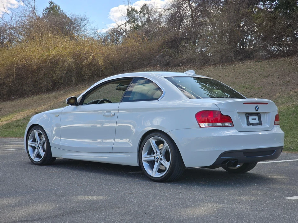 2009 BMW E82 135i & 135is - Image 20 of 31