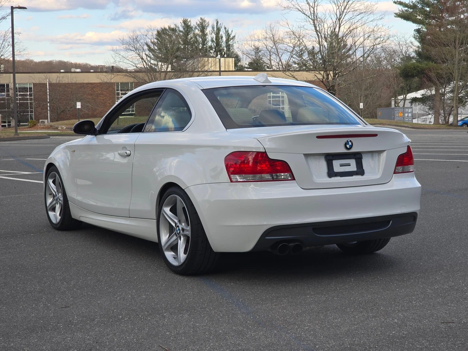2009 BMW E82 135i & 135is - Image 23 of 31