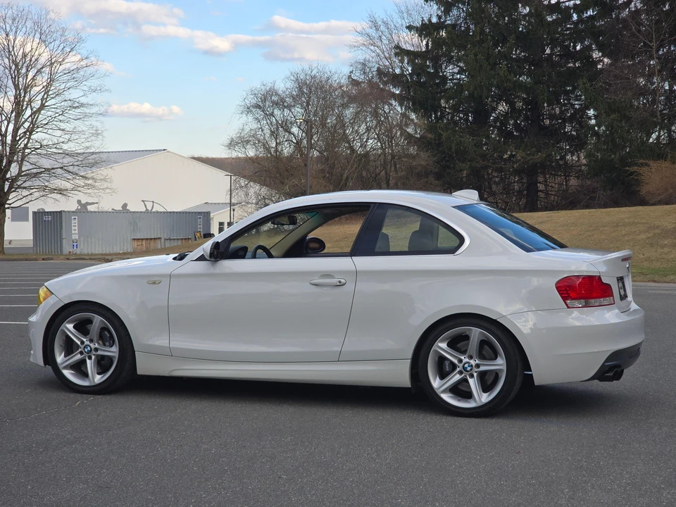 2009 BMW E82 135i & 135is - Image 18 of 31