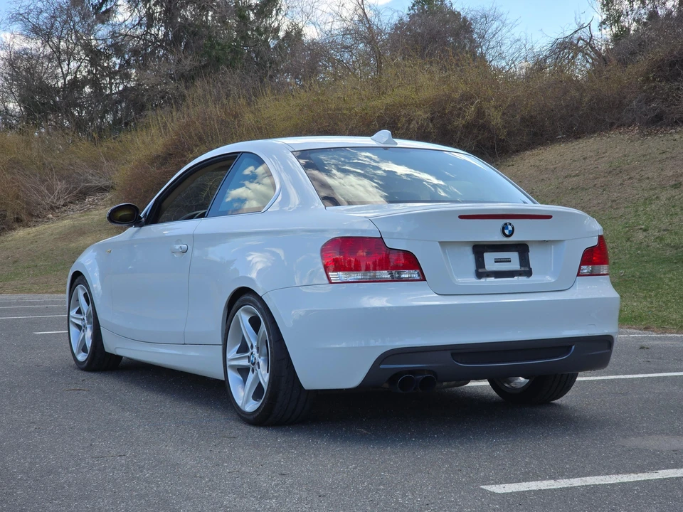 2009 BMW E82 135i & 135is - Image 24 of 31