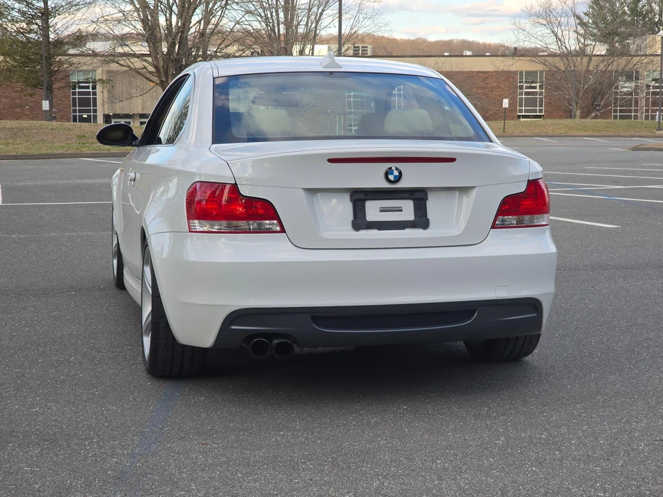 2009 BMW E82 135i & 135is - Image 27 of 31