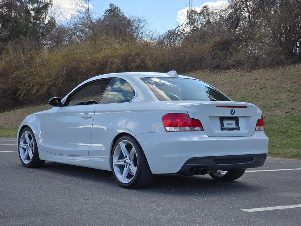 2009 BMW E82 135i & 135is - Image 22 of 31
