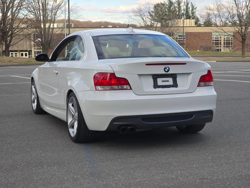 2009 BMW E82 135i & 135is - Image 25 of 31