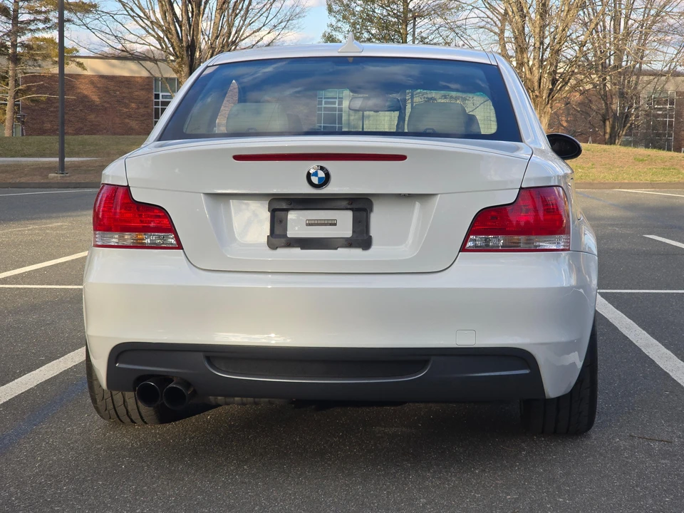 2009 BMW E82 135i & 135is - Image 29 of 31