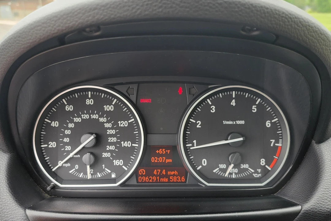 2009 BMW E82 135i & 135is - Image 30 of 31
