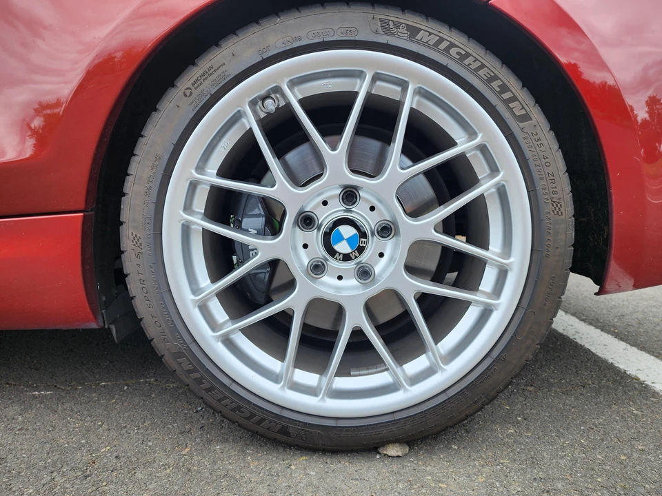 2009 BMW E82 135i & 135is - Image 23 of 31