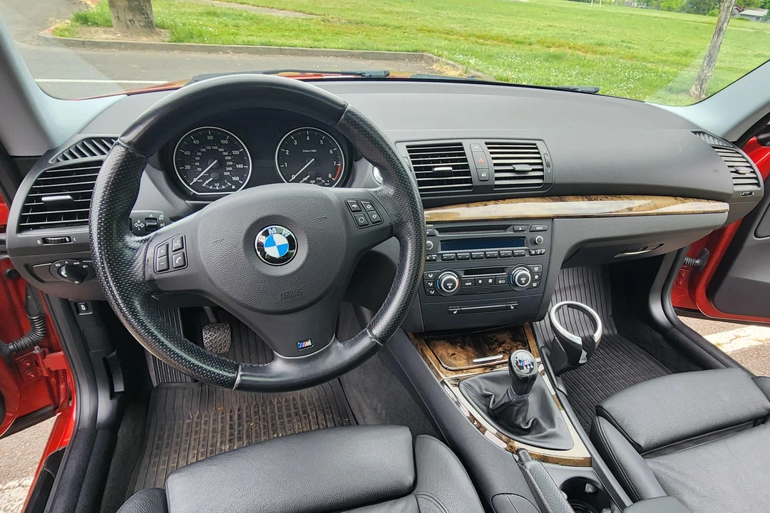 2009 BMW E82 135i & 135is - Image 27 of 31
